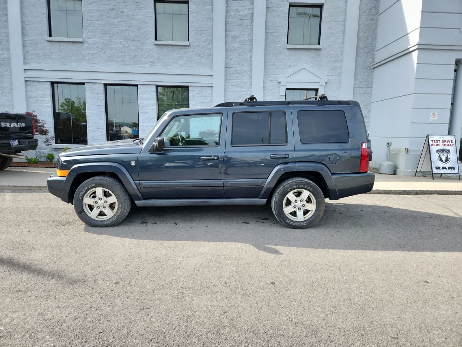 2007 Jeep Commander Sport