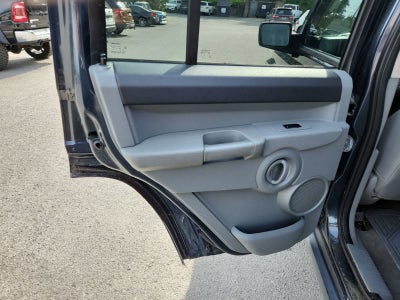 2007 Jeep Commander Sport
