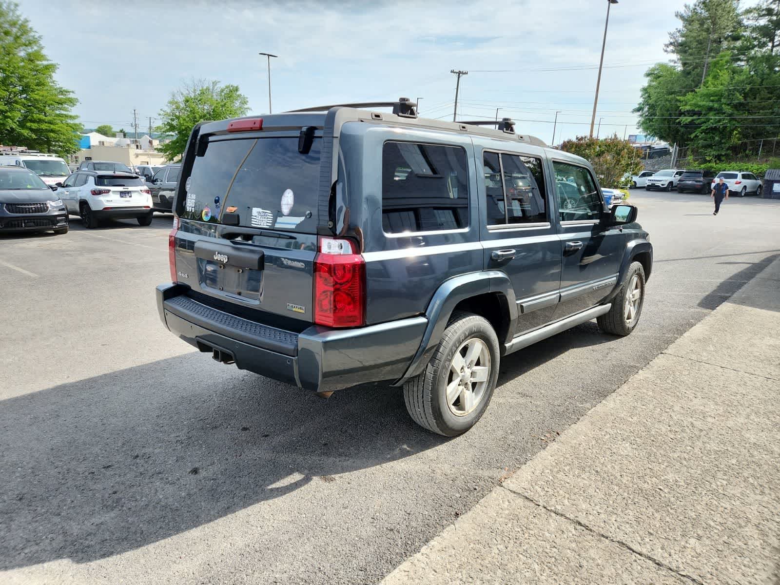 2007 Jeep Commander Sport
