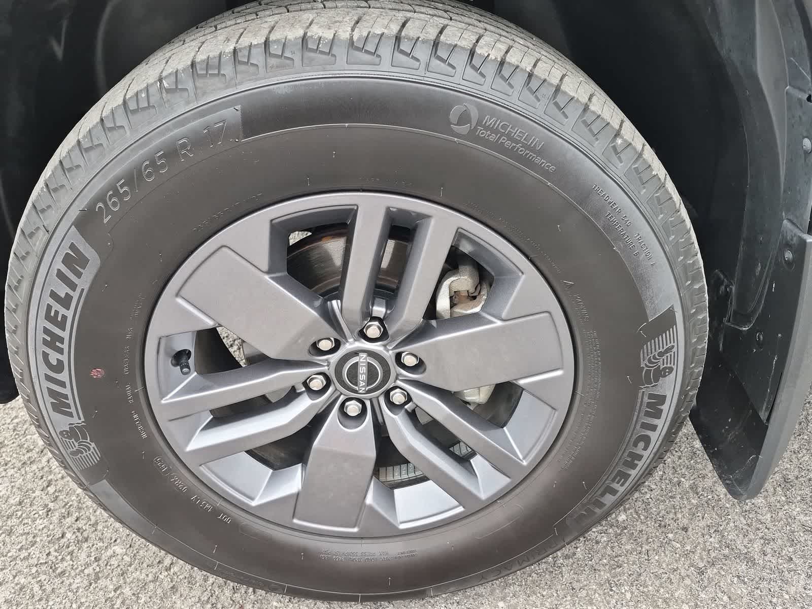 2025 Nissan Frontier SV