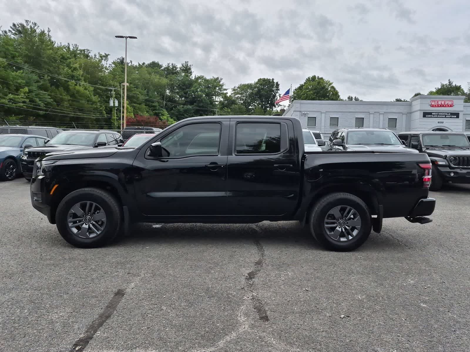 2025 Nissan Frontier SV