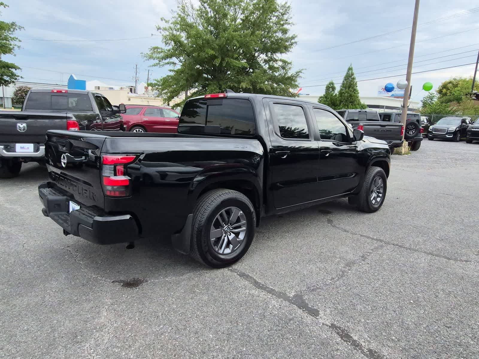 2025 Nissan Frontier SV