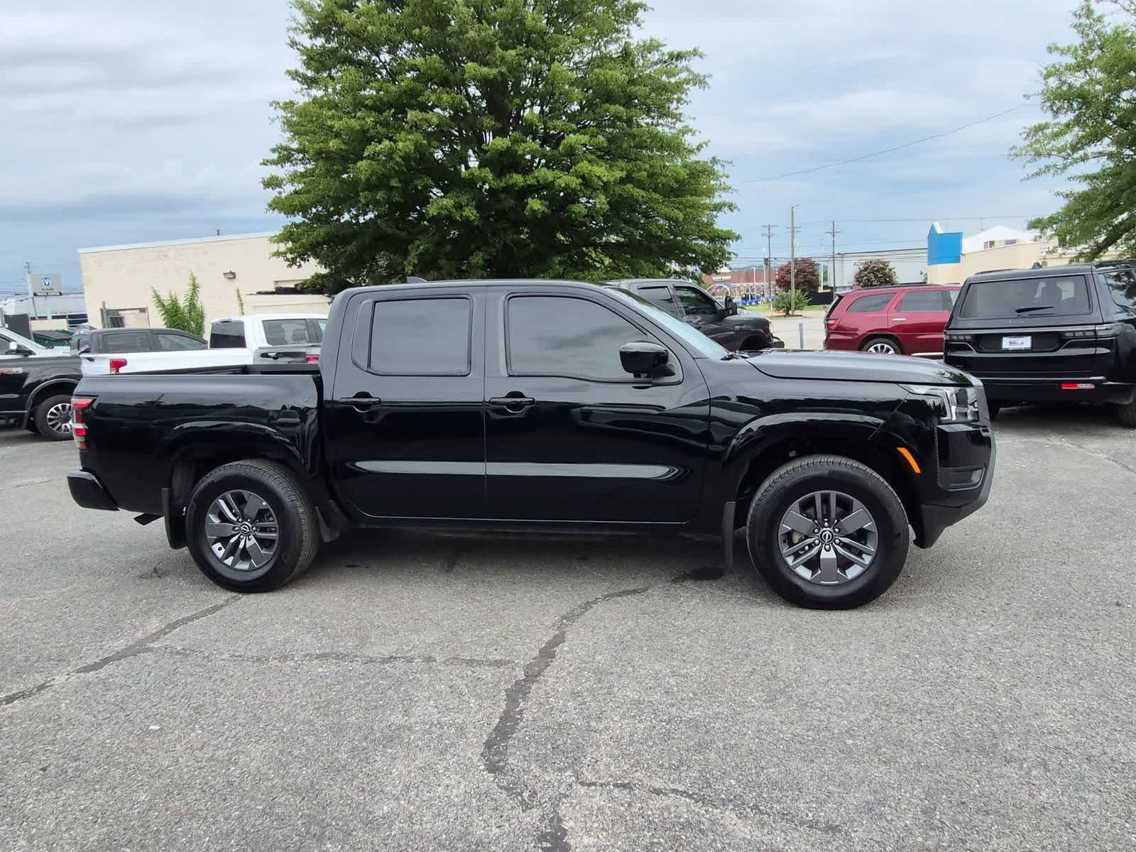 2025 Nissan Frontier SV