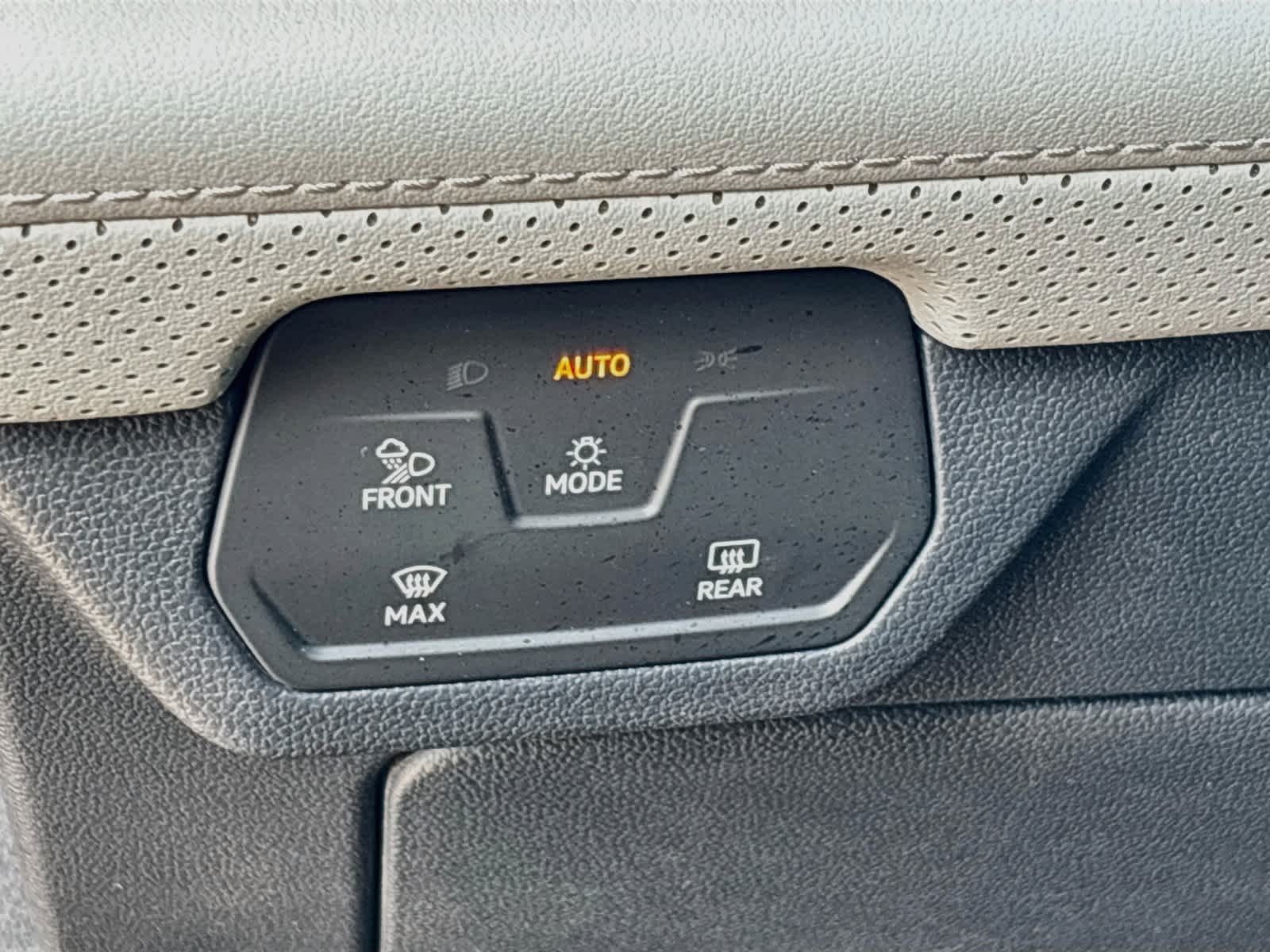 2024 Volkswagen Atlas 2.0T Peak Edition SE w/Technology