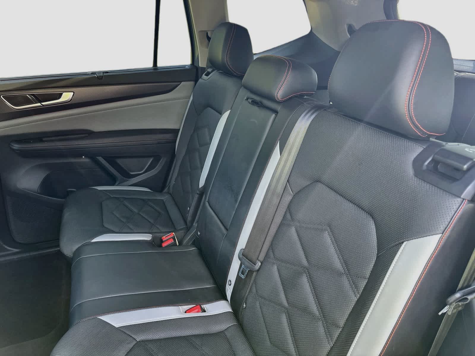 2024 Volkswagen Atlas 2.0T Peak Edition SE w/Technology