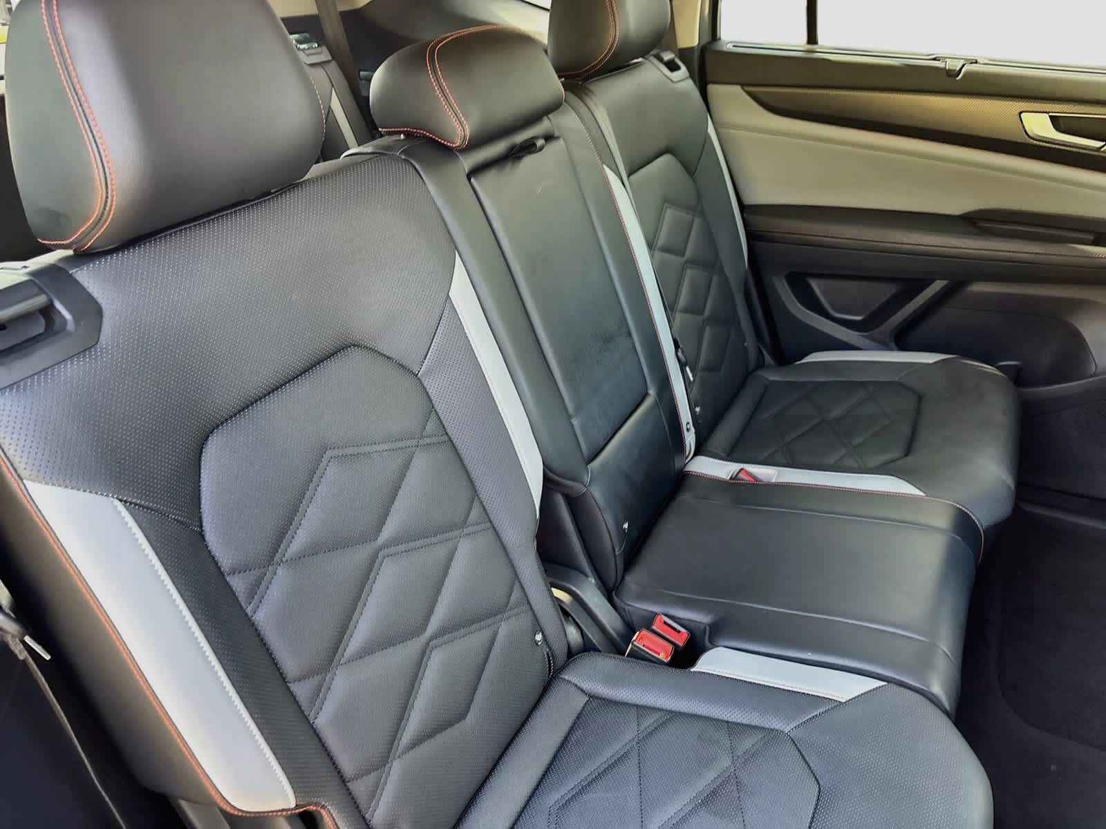 2024 Volkswagen Atlas 2.0T Peak Edition SE w/Technology