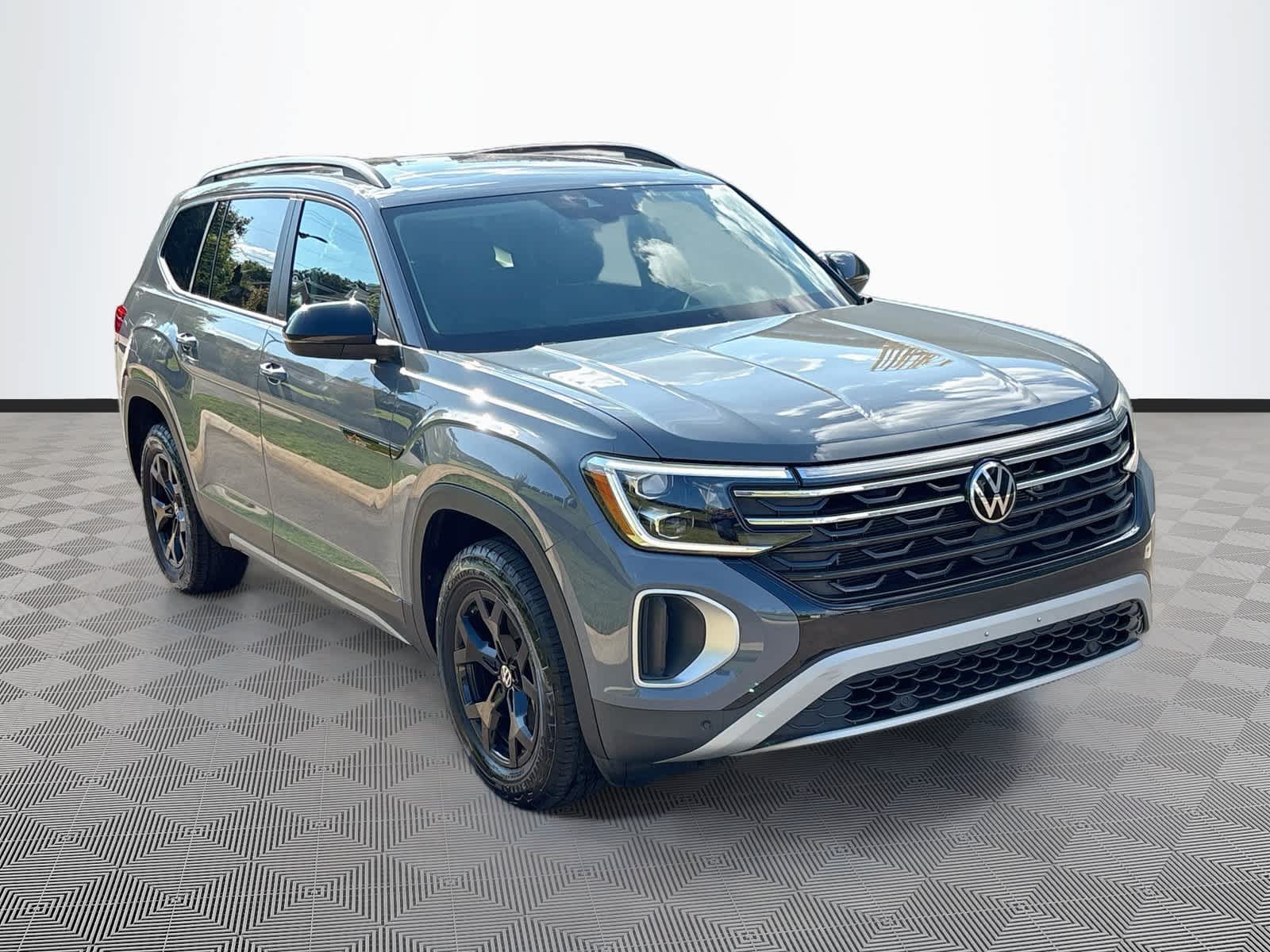 2024 Volkswagen Atlas 2.0T Peak Edition SE w/Technology