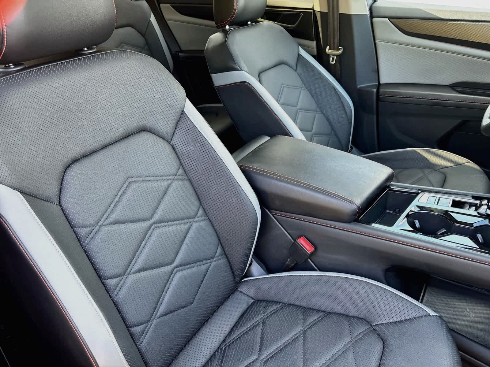 2024 Volkswagen Atlas 2.0T Peak Edition SE w/Technology