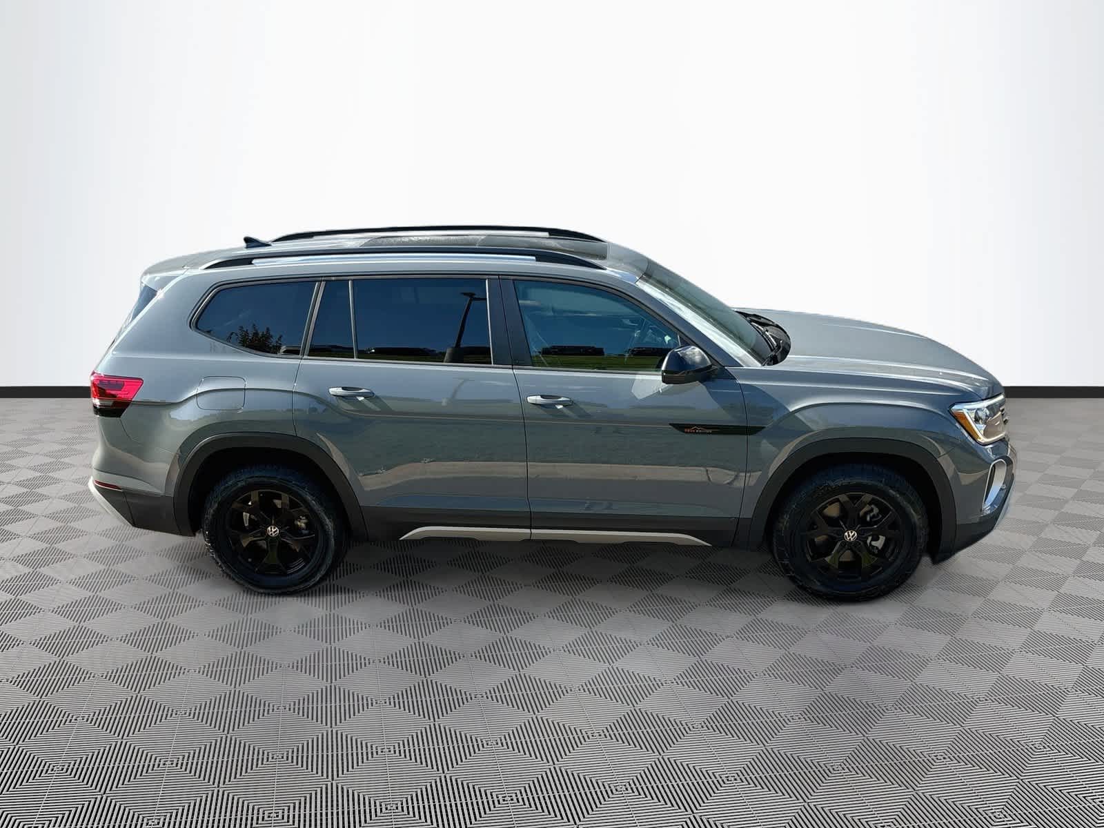 2024 Volkswagen Atlas 2.0T Peak Edition SE w/Technology