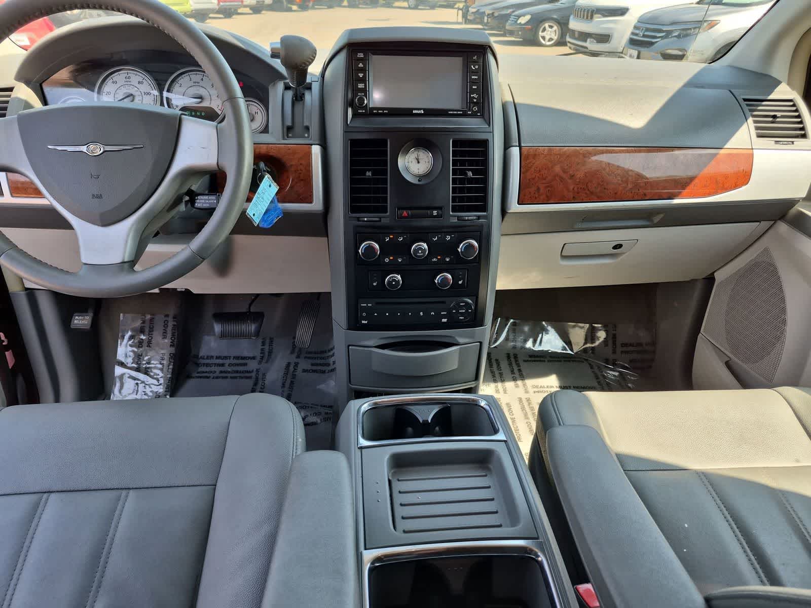 2008 Chrysler Town & Country Touring
