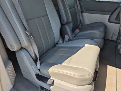 2008 Chrysler Town & Country Touring