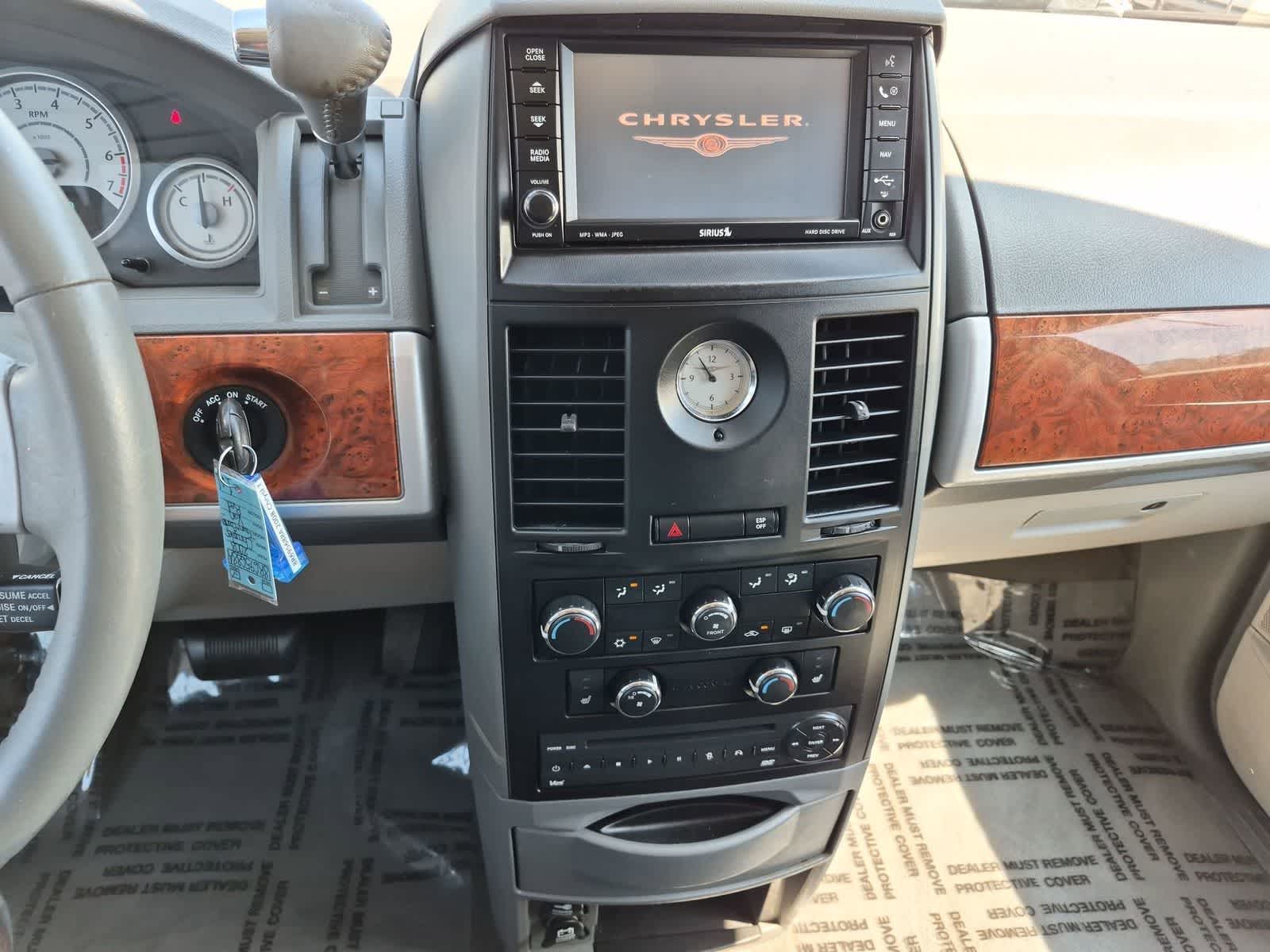 2008 Chrysler Town & Country Touring