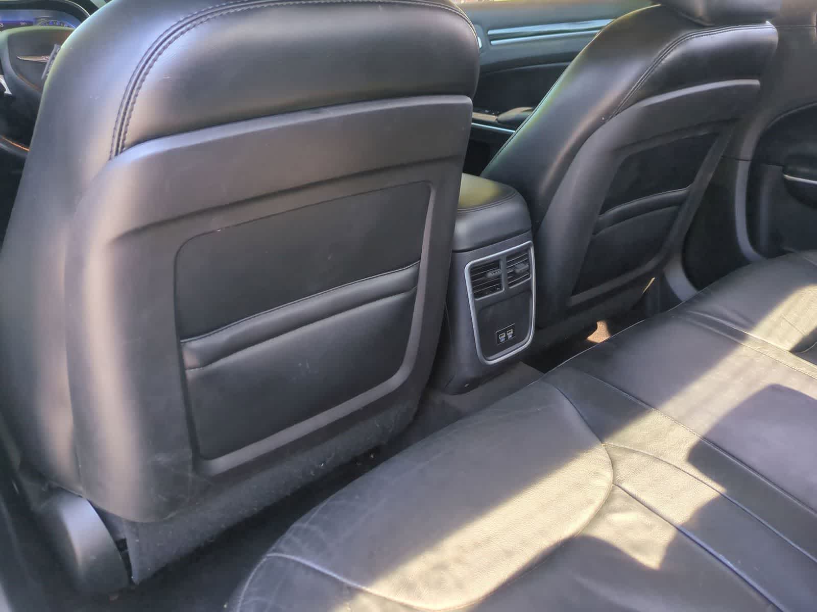 2015 Chrysler 300 Limited