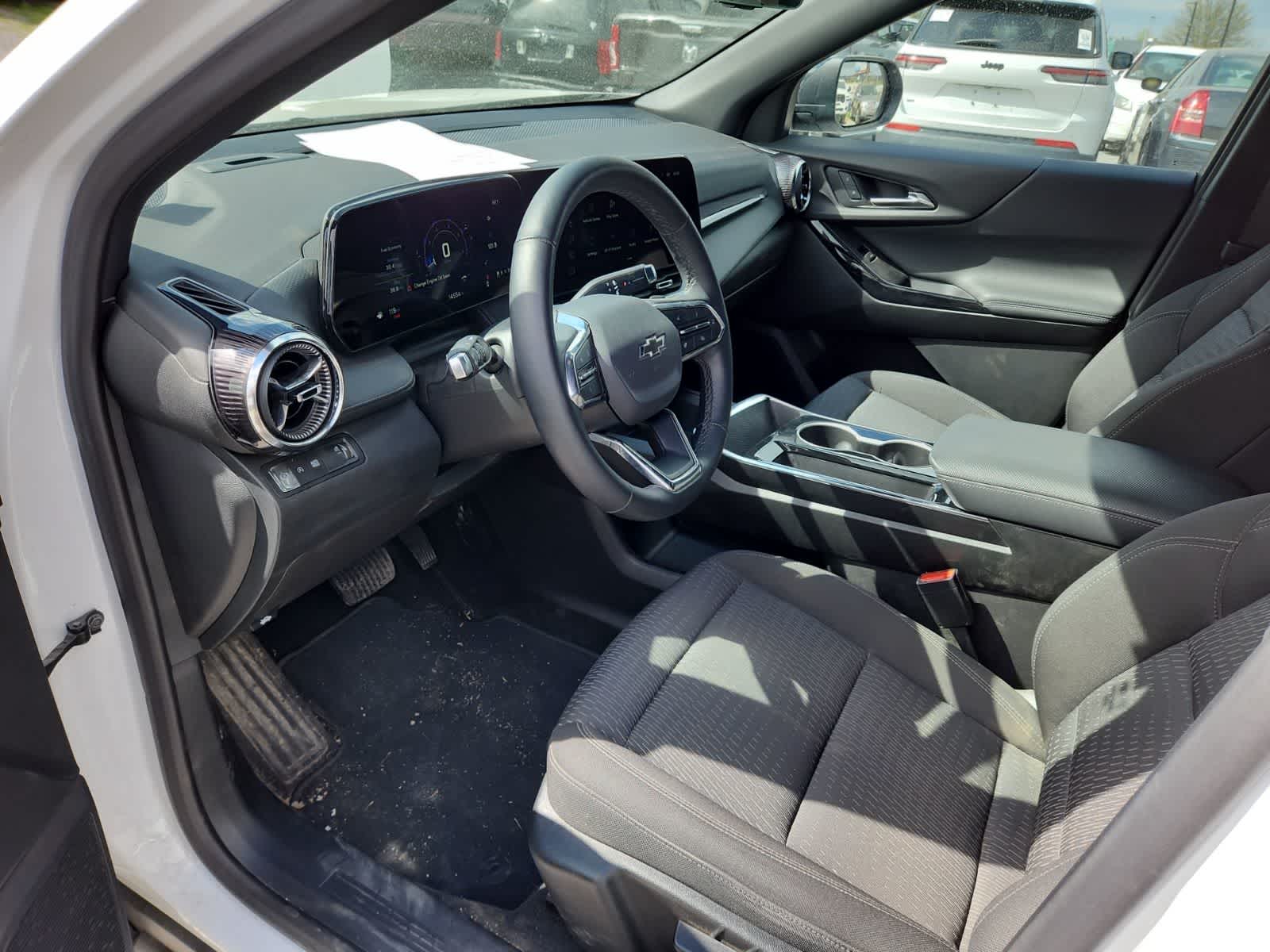 2025 Chevrolet Equinox FWD LT