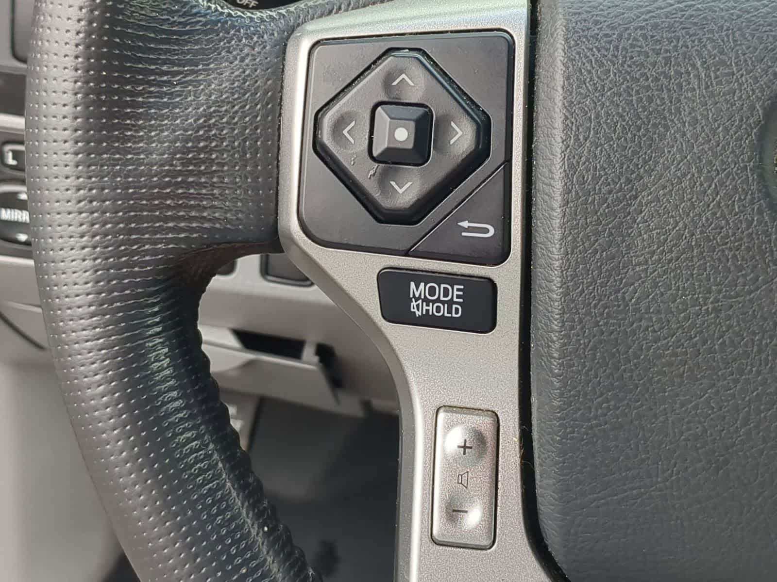 2015 Toyota Tacoma 4WD Double Cab V6 AT (Natl)