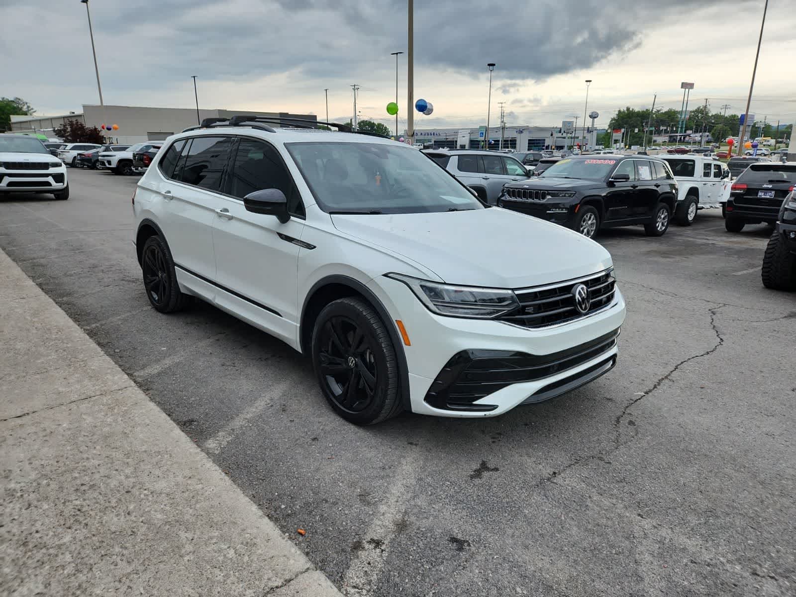 2023 Volkswagen Tiguan SE R-Line Black