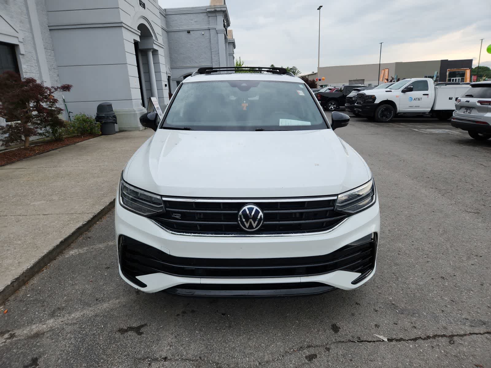 2023 Volkswagen Tiguan SE R-Line Black