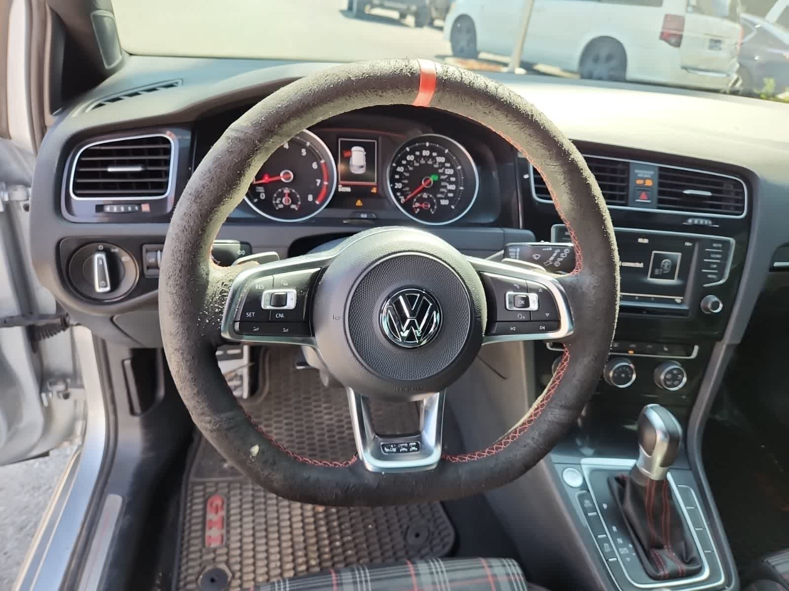 2017 Volkswagen Golf GTI Sport