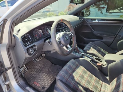 2017 Volkswagen Golf GTI Sport