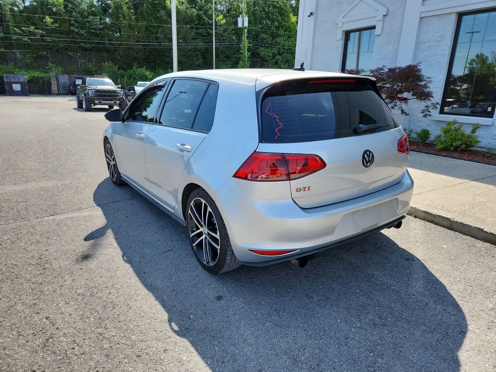 2017 Volkswagen Golf GTI Sport