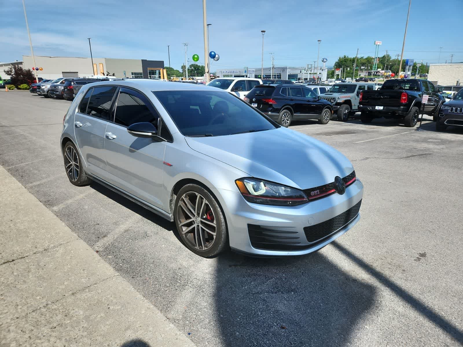 2017 Volkswagen Golf GTI Sport