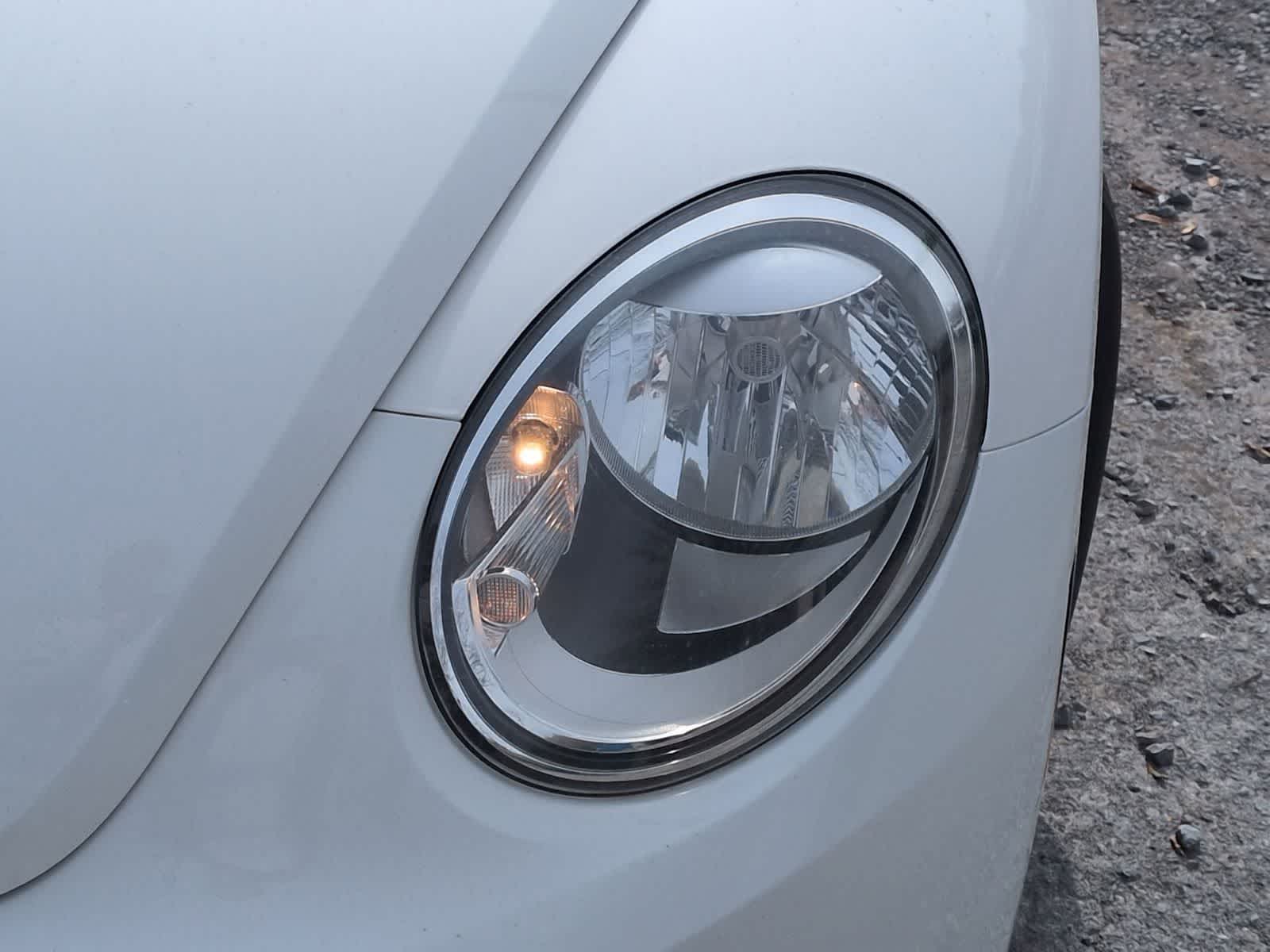 2013 Volkswagen Beetle Convertible 2.5L