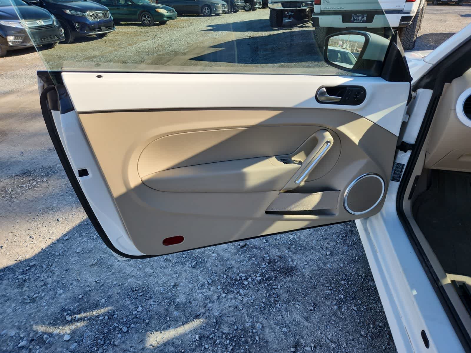 2013 Volkswagen Beetle Convertible 2.5L