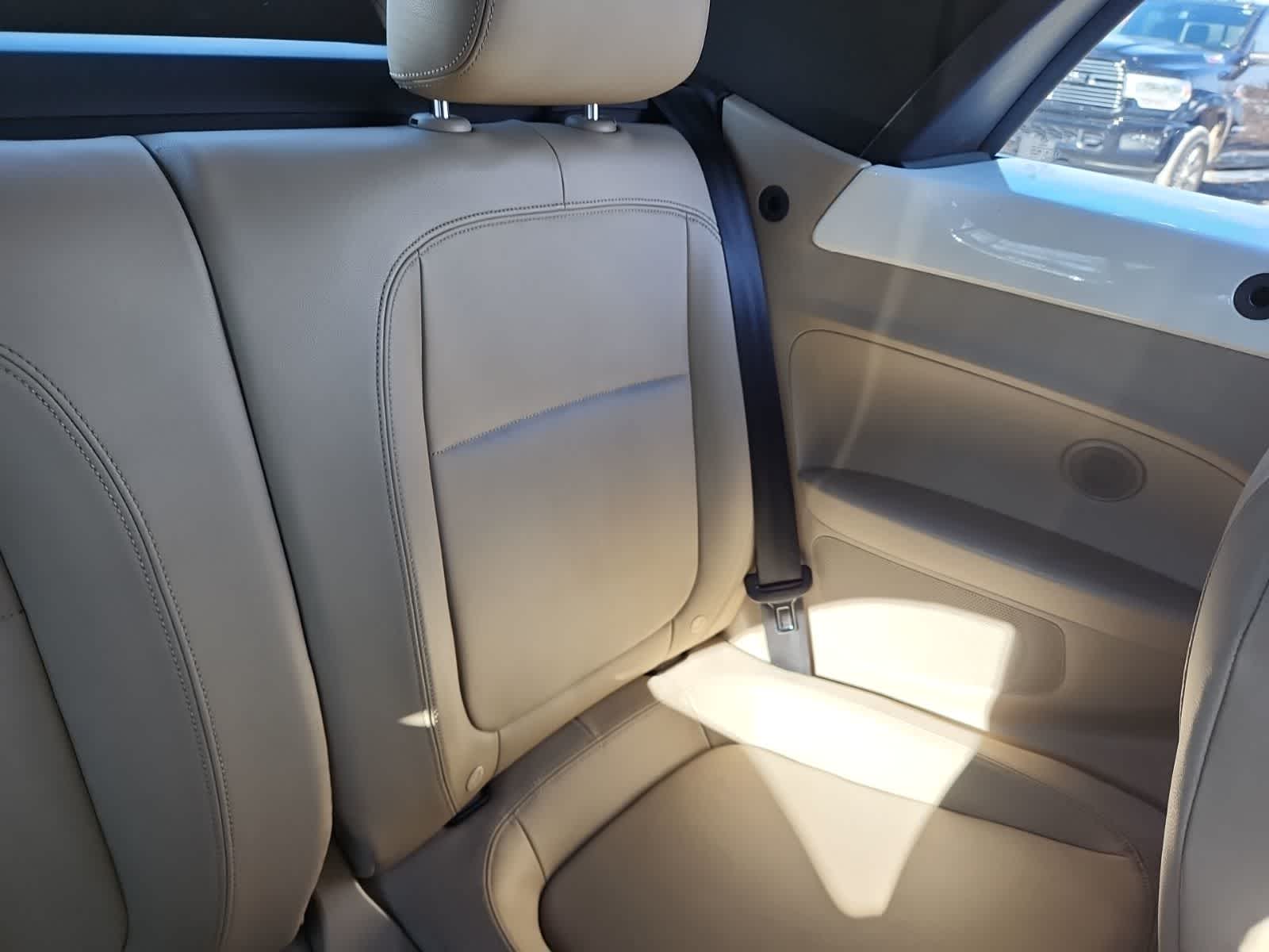 2013 Volkswagen Beetle Convertible 2.5L