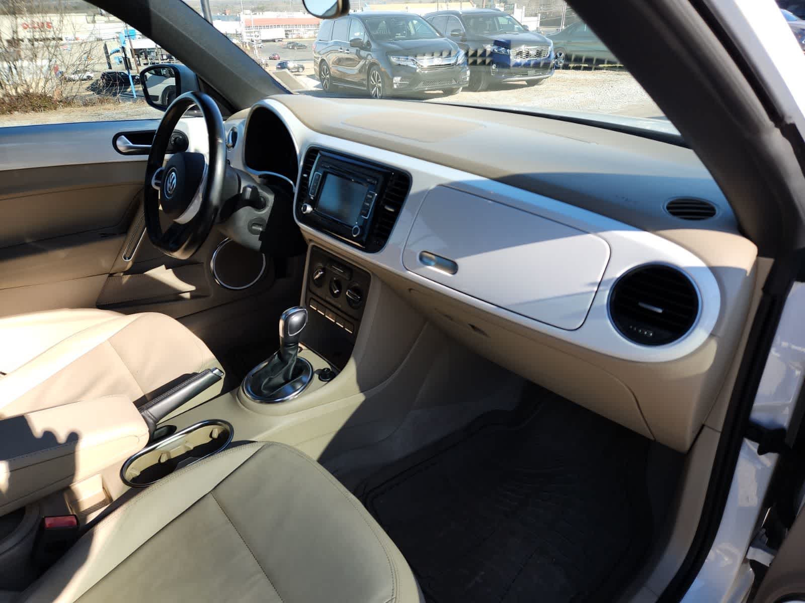 2013 Volkswagen Beetle Convertible 2.5L