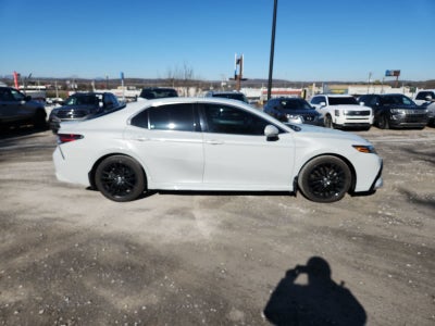 2022 Toyota Camry Hybrid XSE
