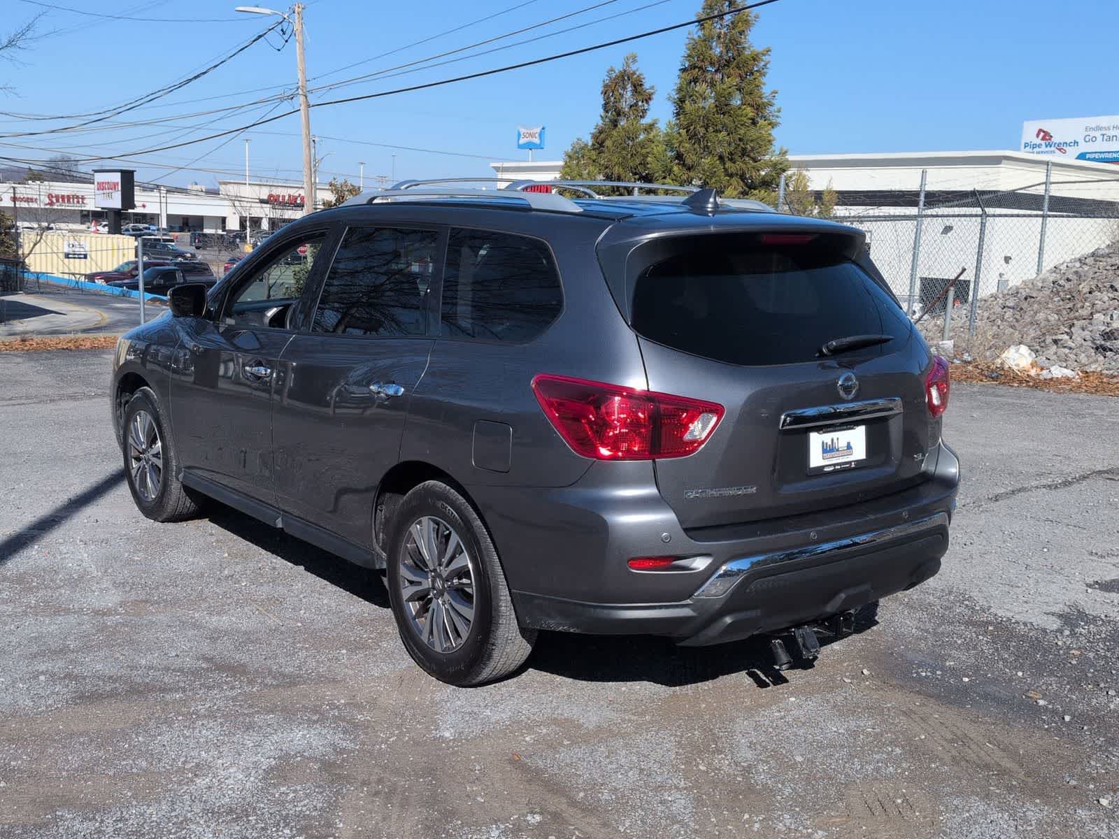 2019 Nissan Pathfinder SL
