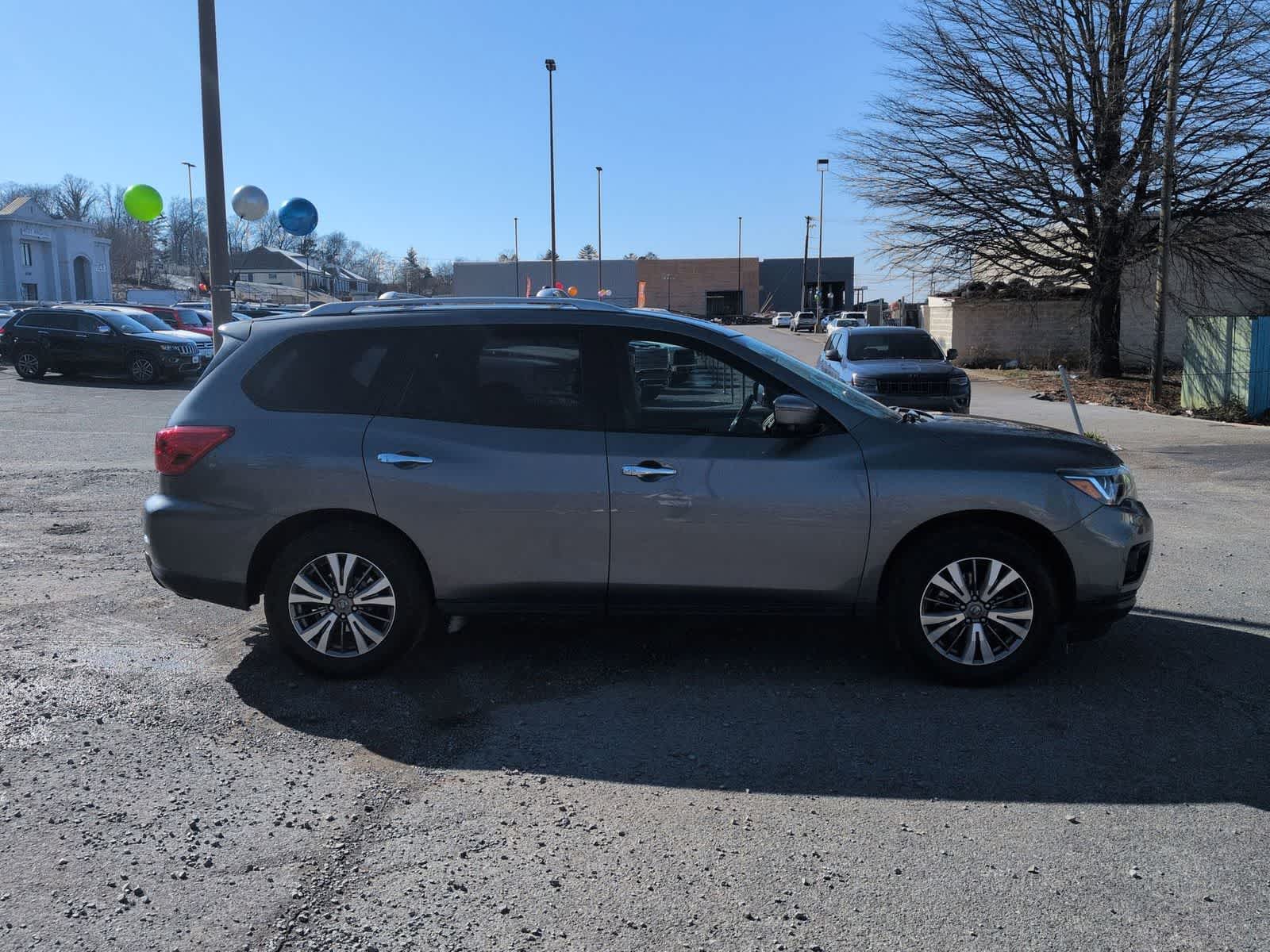 2019 Nissan Pathfinder SL
