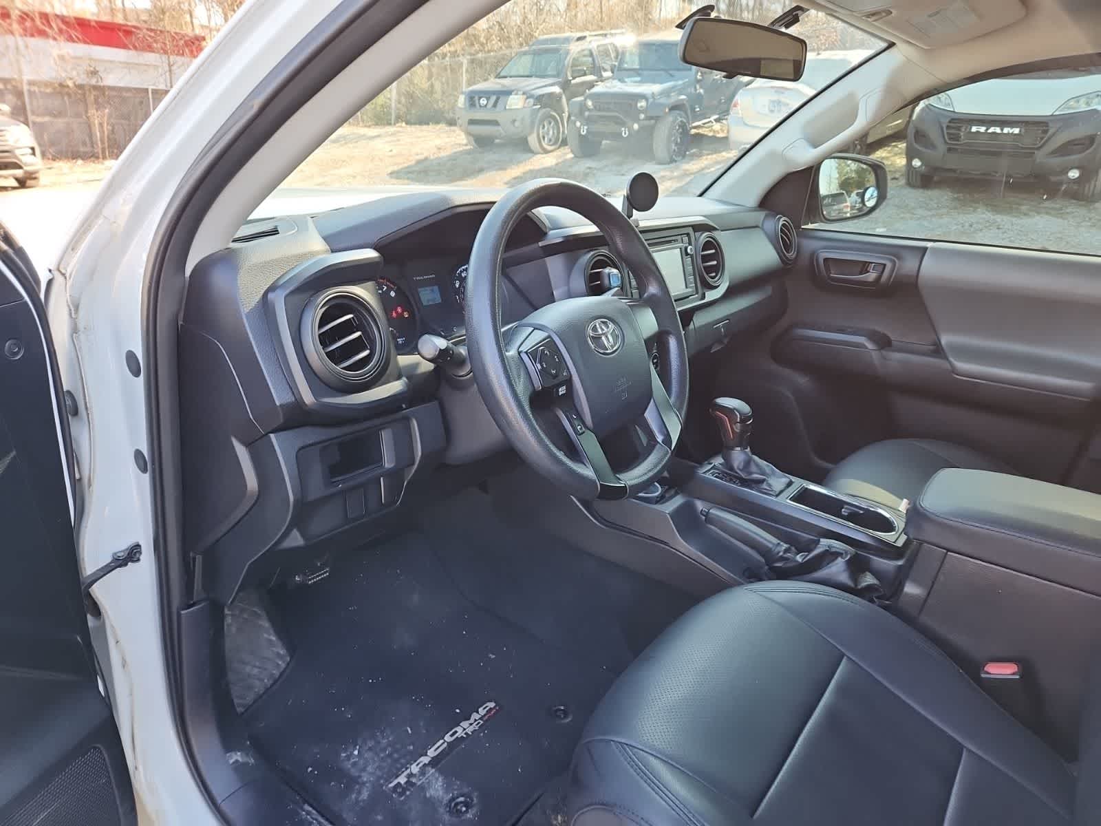 2017 Toyota Tacoma SR