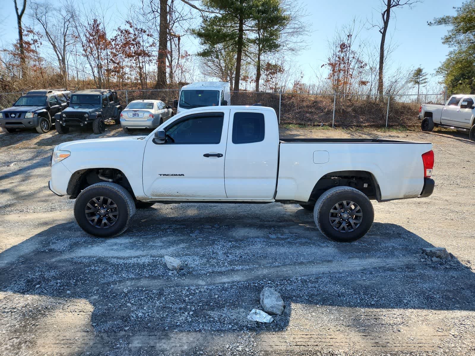 2017 Toyota Tacoma SR