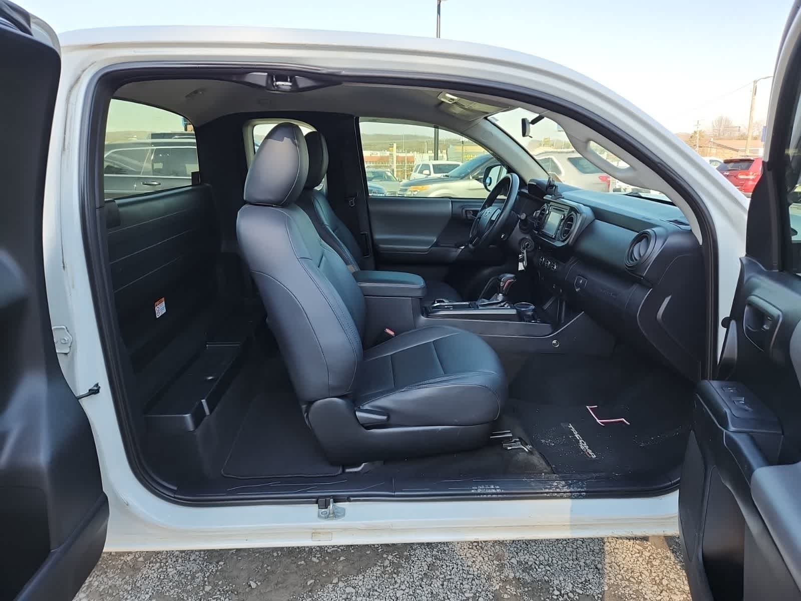 2017 Toyota Tacoma SR