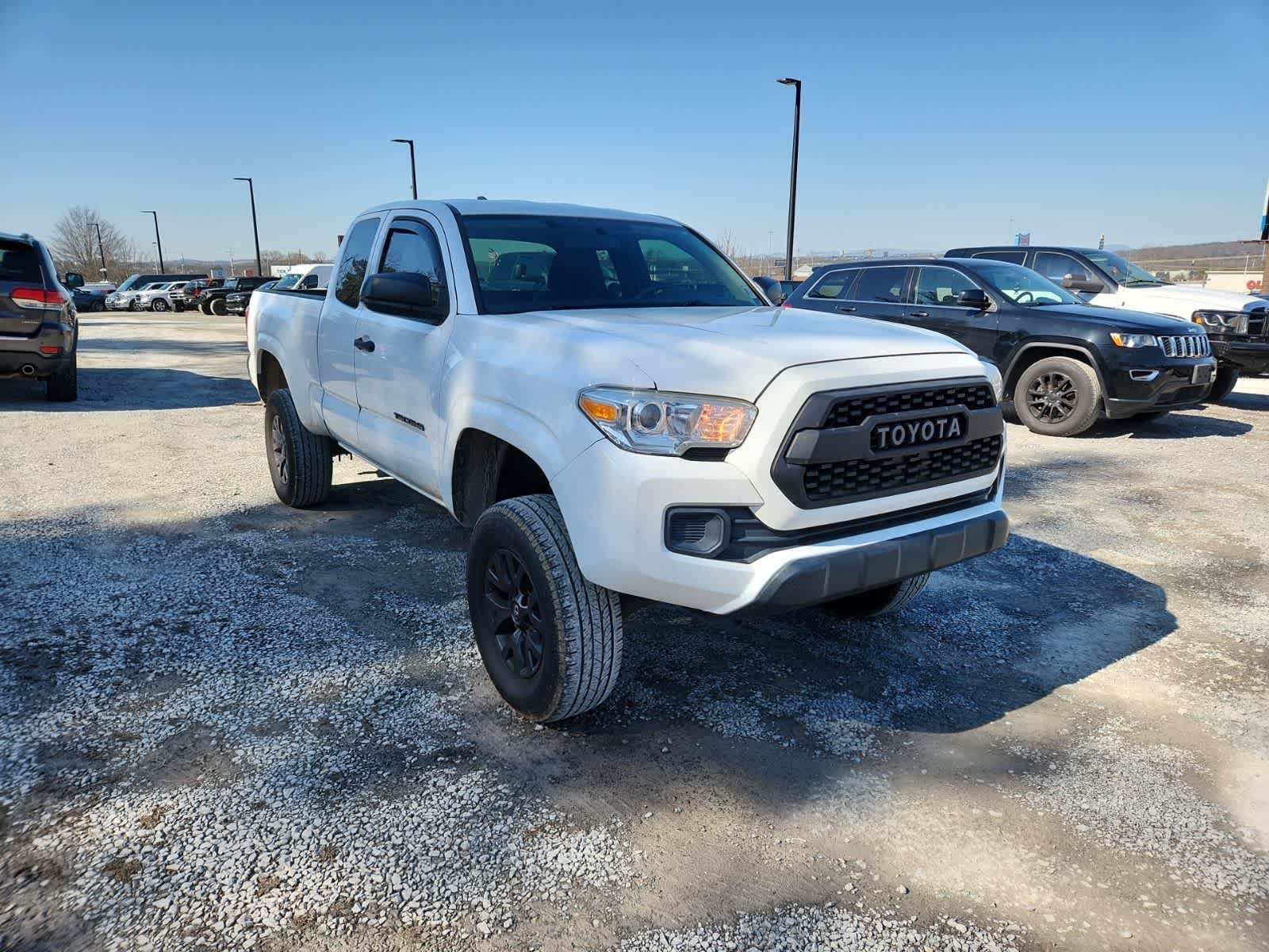 2017 Toyota Tacoma SR
